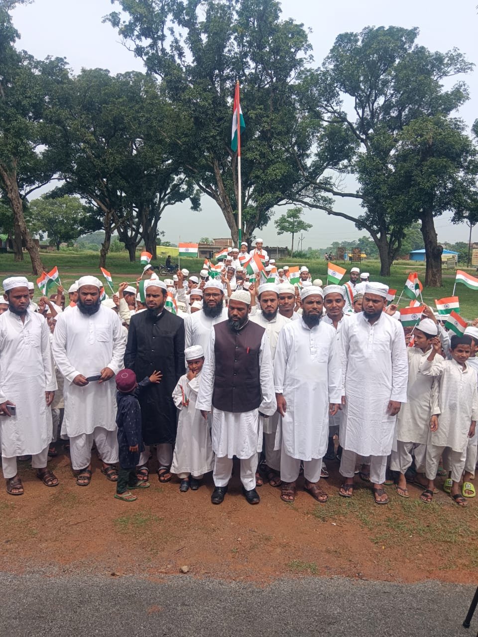 مدرسہ اسلامیہ محمودیہ سرسا مڑما میسال رانچی کے اساتذہ کرام کی فہرست  مولانا عتیق الرحمٰن صاحب قاسمی  مولانا علی حسین صاحب ندوی  مفتی ساجد صاحب مظاہری  مولانا جاوید صاحب مظاہری  مفتی شاہد صاحب رشیدی حافظ اصغر صاحب  حافظ شفیق صاحب  مسعودی Logo